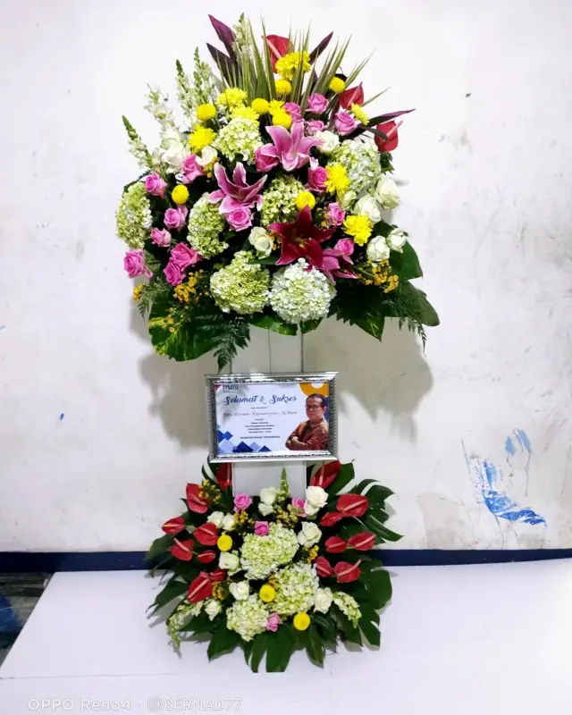 Jual Standing Flower 1.5jt di Putra Florist